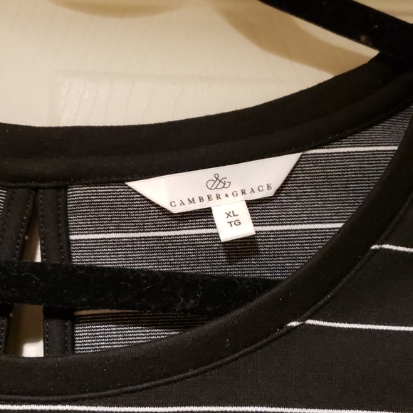 RW&CO Camber and Grace polyester Top - Picture 3 of 8